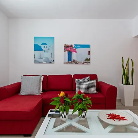 2br Terrace - 10 Min Walk To The