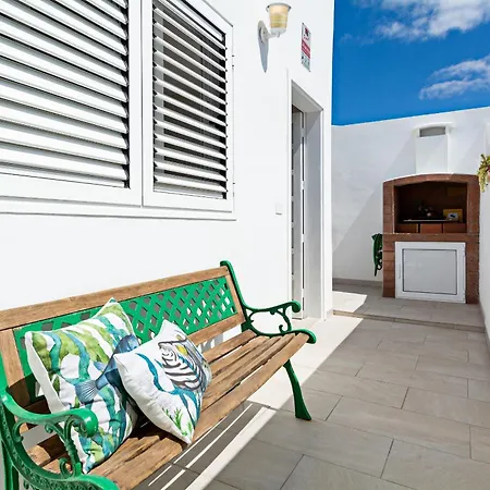 2br Terrace - 10 Min Walk To The