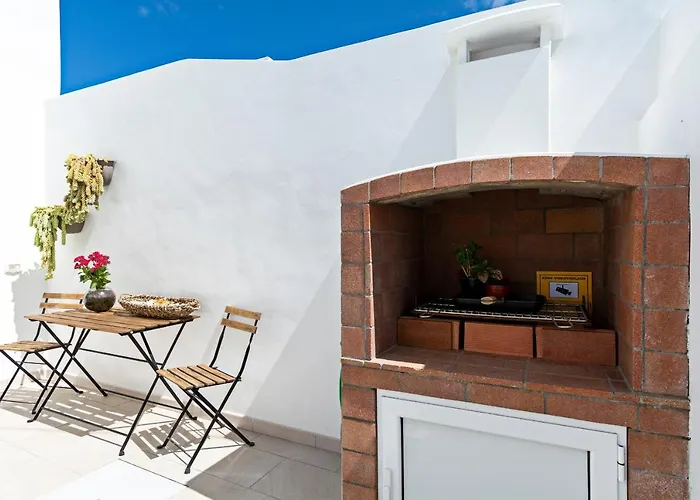 2br Terrace - 10 Min Walk To The Nyaraló