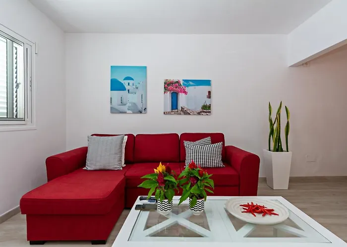 2br Terrace - 10 Min Walk To The