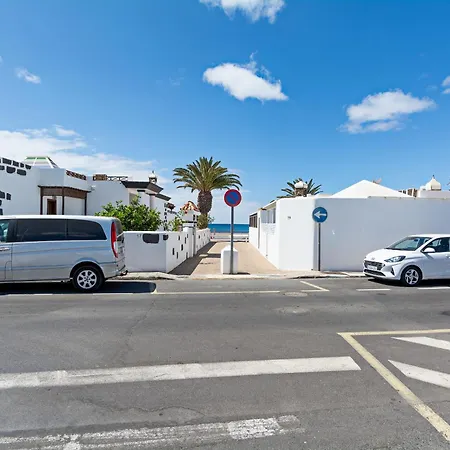 בית נופש 2br Terrace - 10 Min Walk To The *