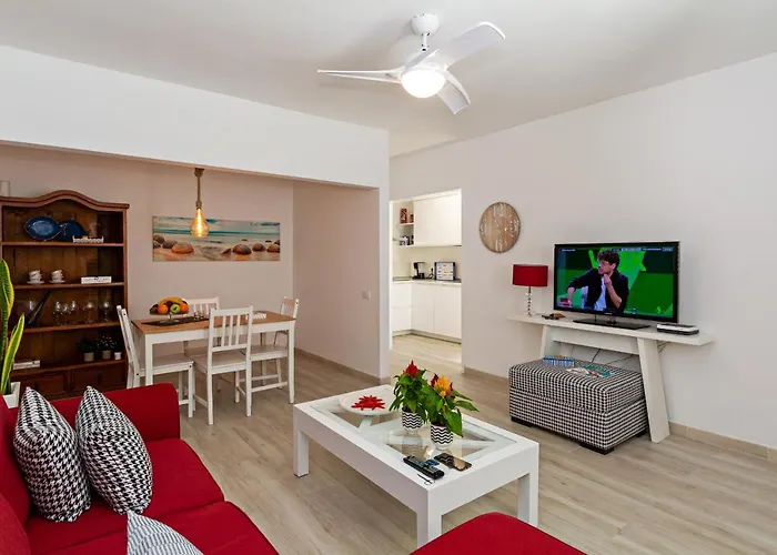 2br Terrace - 10 Min Walk To The *